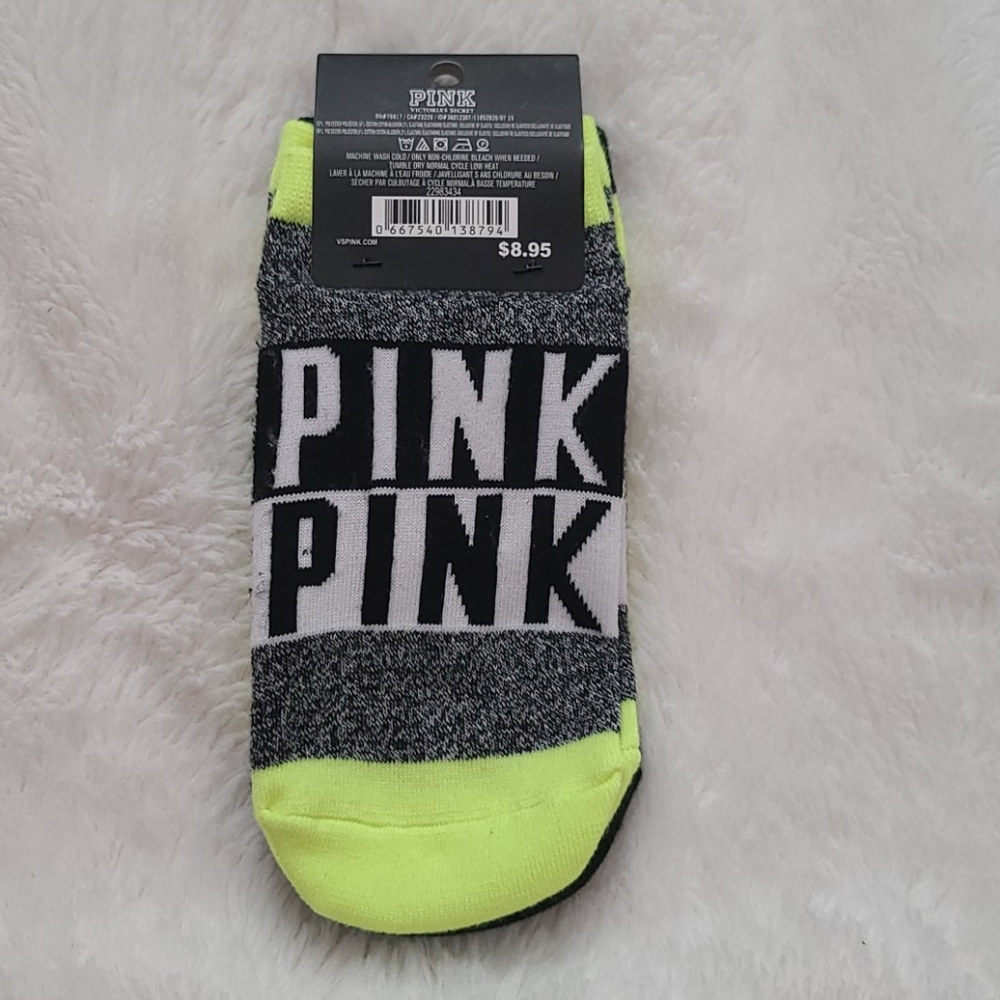 Socks (2 pair)